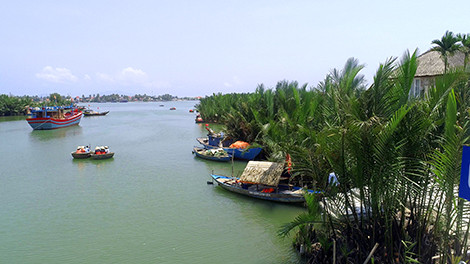 Một góc sông nước Nam bộ trong lòng Hội An.  Một góc sông nước Nam bộ trong lòng Hội An.