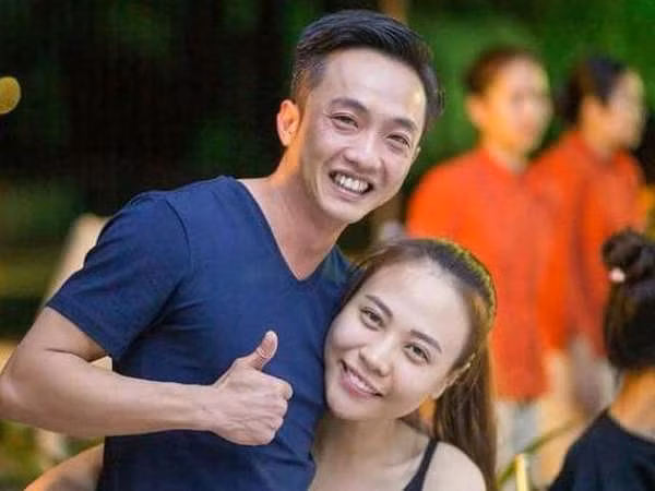 Đến tháng 11/2017, Cường Đô La lần đầu đăng ảnh bạn gái xuất hiện bên mình trong ngày nghỉ riêng của gia đình. Cường Đô La ghi chú: “Our 14/2/2018” (Ngày 14/2/2018 của chúng tôi). Đây là lúc anh chính thức xác nhận chuyện tình cảm với Đàm Thu Trang.