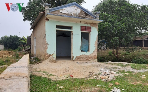  Căn nhà hoang tại bờ mương công trình Đại thủy nông Nậm Rốm thuộc phường Thanh Trường được cơ quan chức năng xác định không phải là hiện trường ban đầu, không liên quan đến vụ án.