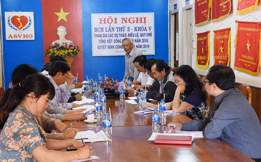  Quang cảnh cuộc họp tổng kết của Hội Bảo trợ Người Khuyết tật và Bảo vệ quyền trẻ em tỉnh. Ảnh: H.P