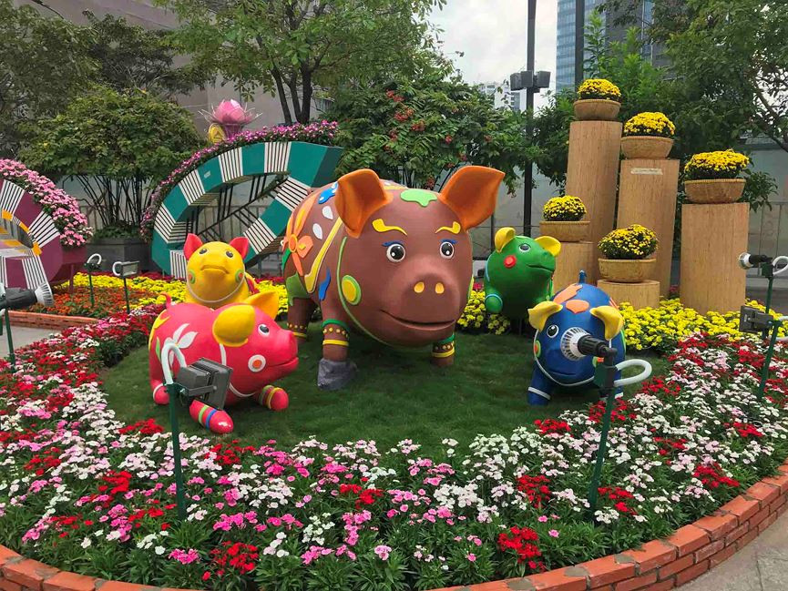 Năm 2019, là lần thứ 16 UBND TPHCM tổ chức đường hoa Tết Nguyên đán do Tổng công ty Du lịch Sài Gòn (Saigontourist) phối hợp các sở ban ngành TPHCM thực hiện. 