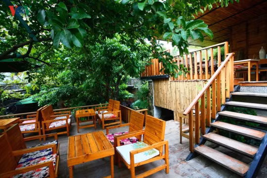 Những khoảng chênh cốt tạo nên nhiều tầng bậc không gian và sự kết nối linh hoạt, những khoảng trống, khoảng mở đầy lôi cuốn.