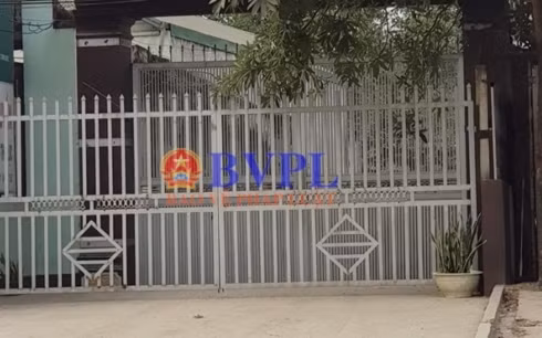  Cổng nhà nghỉ H.A.Đ cơ sở I, nơi xảy ra vụ án. (Ảnh: Bảo vệ Pháp luật)