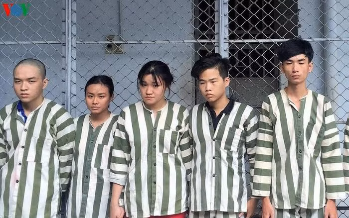 Các đối tượng dàn cảnh mua hàng online cướp tài sản. Các đối tượng dàn cảnh mua hàng online cướp tài sản.