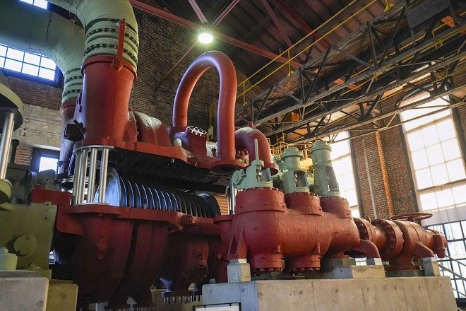  Mitsubishi Nagasaki Former Pattern Shop nay là bảo tàng về lịch sử hàng hải Nagasaki lẫn Nhật Bản. Ở đó du khách có thể tìm thấy lịch sử ngành đóng tàu ở hải cảng Nagasaki. Đây là nơi đóng tàu cho rất nhiều quốc gia trên thế giới, trong đó có những con tàu là “người hùng” trên biển.