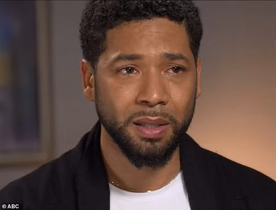  Jussie Smollett từng là nạn nhân được mọi người an ủi, động viên