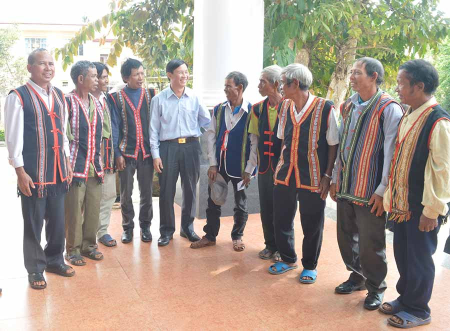  Đội ngũ người có uy tín ở huyện Chư Pah tích cực tham gia công tác dân vận. Ảnh: Đ.Y