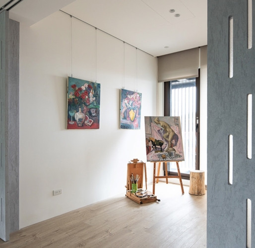 Những bức tranh nghệ thuật mang đến không gian thư giãn và sáng tạo.  Những bức tranh nghệ thuật mang đến không gian thư giãn và sáng tạo.