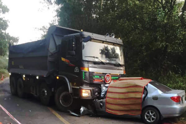 Hiện trường vụ tai nạn khiến 4 người thương vong