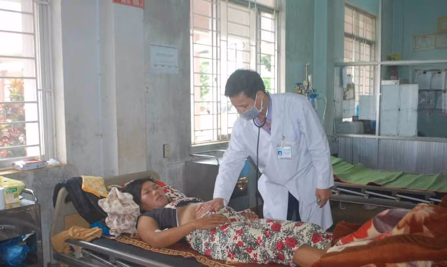 Ngành y tế đã thu dung và điều trị cho 1.860 trường hợp. Ảnh: Nguyễn Tú