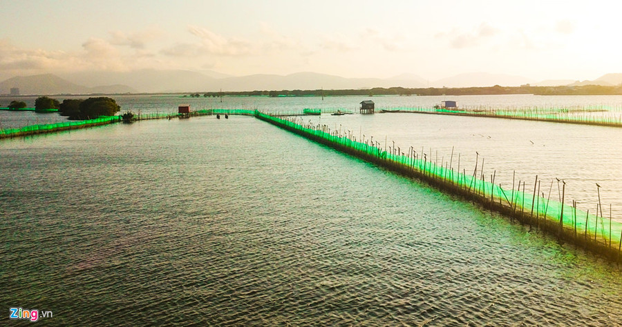  Vài năm gần đây, nhiều đoàn du khách về đây du lịch trải nghiệm cùng với các nghề truyền thống, chiêm ngưỡng 