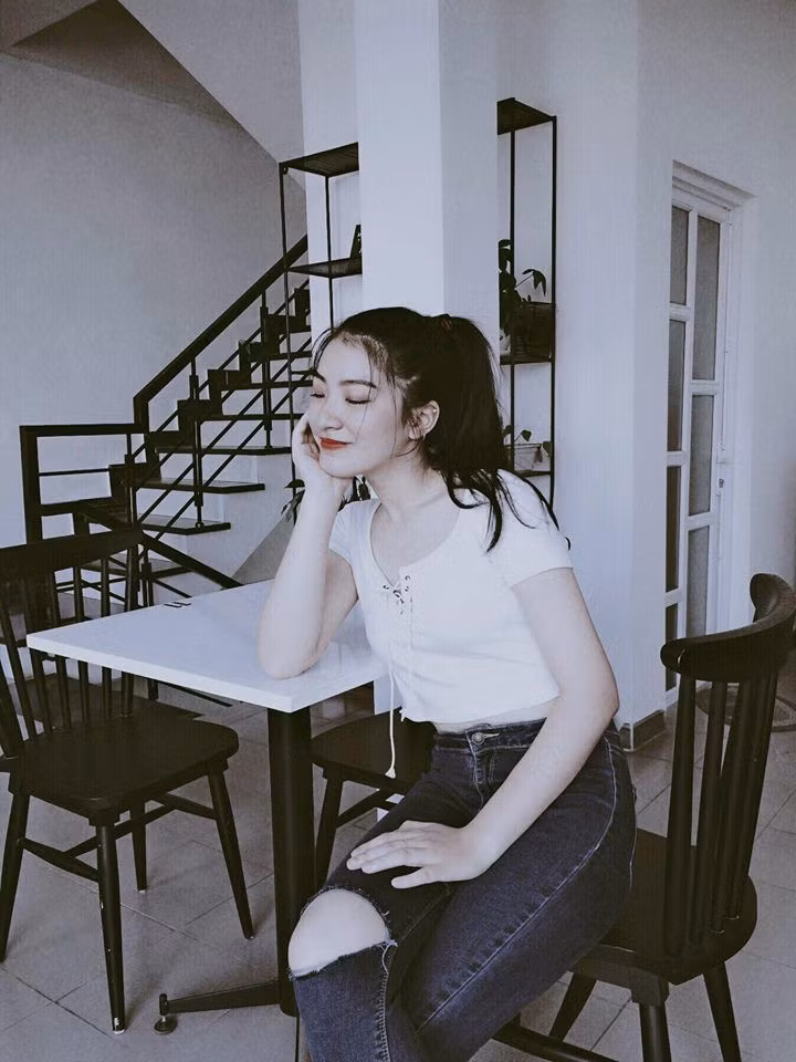  Ngày hôm qua, Uyên mới nhận được đề nghị đi trao hoa cho Chủ tịch Kim Jong-un 