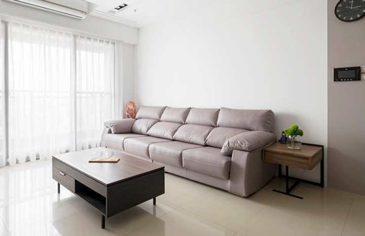 Bàn sofa có ngăn lưu trữ giúp phòng khách thêm gọn gàng, ngăn nắp. Bàn sofa có ngăn lưu trữ giúp phòng khách thêm gọn gàng, ngăn nắp.