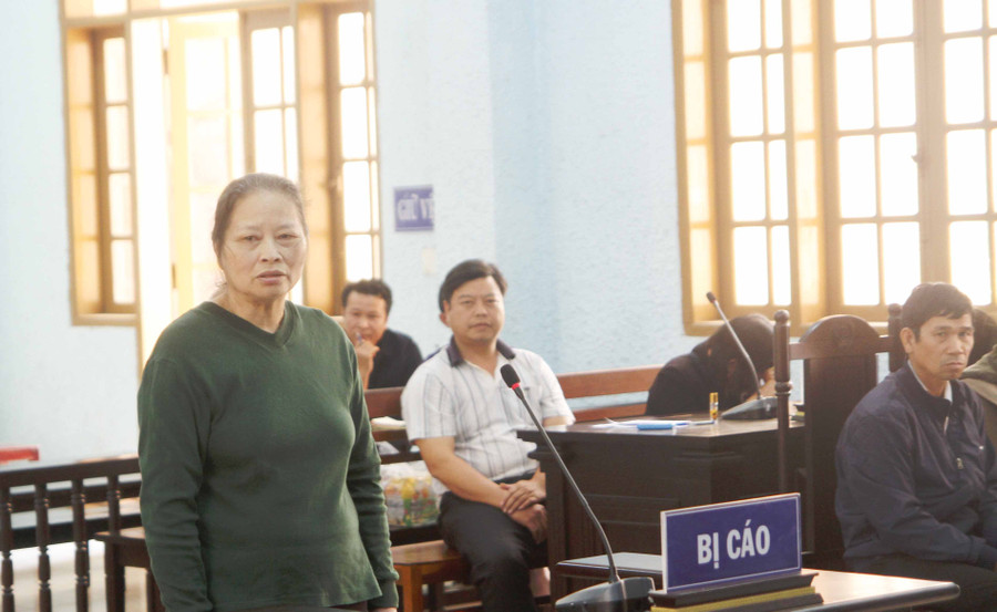 Bị cáo Phạm Thị Mai tại phiên toà. Ảnh: Văn Ngọc Bị cáo Phạm Thị Mai tại phiên toà. Ảnh: Văn Ngọc