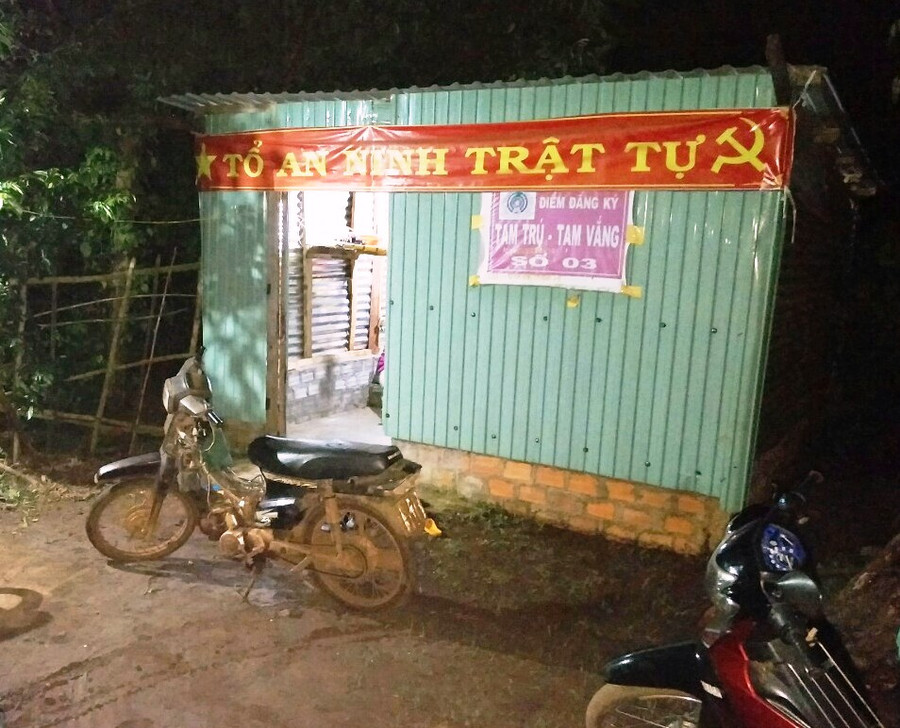 Tổ tự quản đã huy động xây dựng 9 nhà trực (được đặt tại cổng các thôn, làng) từ nguồn đóng góp của nhân dân. Ảnh: Trần Dung