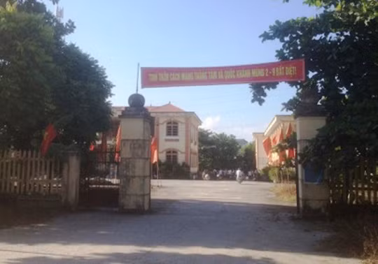 Ủy ban nhân dân xã Ninh Vân, nơi ông Phạm Văn Tính làm cán bộ chính sách đã ăn chặn tiền tuất liệt sĩ, mai táng phí người có công UBND xã Ninh Vân, nơi ông Phạm Văn Tính làm cán bộ chính sách đã ăn chặn tiền tuất liệt sĩ, mai táng phí người có công