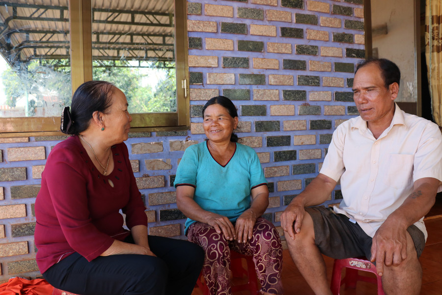 Hội thường xuyên tổ chức thăm hỏi, động viên người cao tuổi là đồng bào dân tộc thiểu số. Ảnh: Mai Ka 