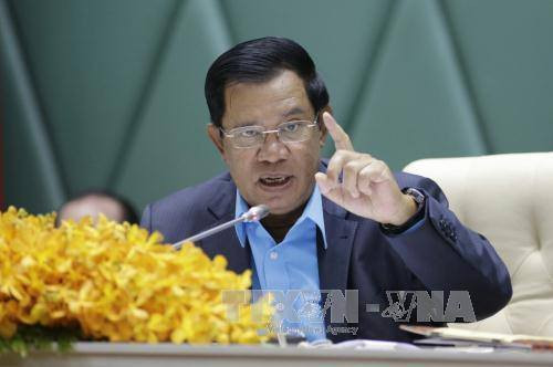 Ông Hun Sen cảnh báo Mỹ không can dự nội bộ Campuchia.