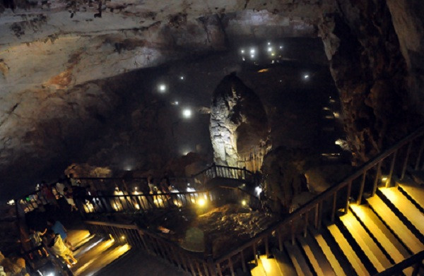 Ngay từ lúc bước vào, du khách đã có thể choáng ngợp bởi vẻ kì thú, bí hiểm của động Thiên Đường Ngay từ lúc bước vào, du khách đã có thể choáng ngợp bởi vẻ kì thú, bí hiểm của động Thiên Đường