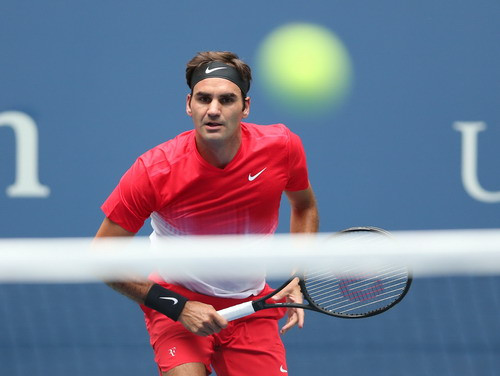 Federer gặp khó khăn 2 trận mở màn Federer gặp khó khăn 2 trận mở màn