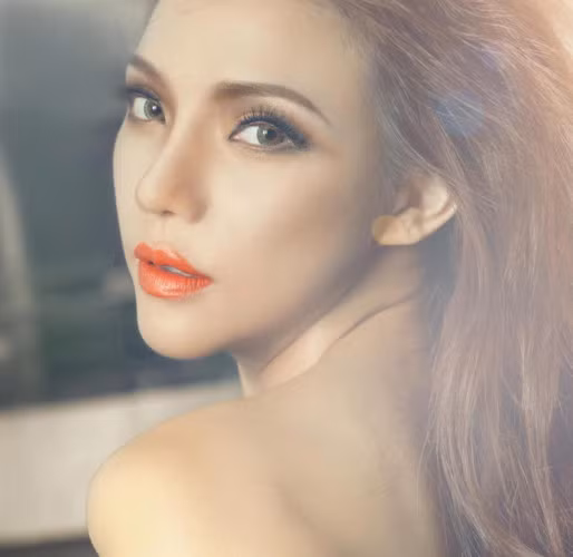  Vẻ đẹp hút hồn của Jenny Lê Nguyễn.