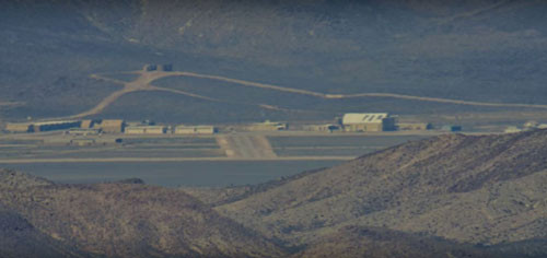 “Vùng 51” lộ diện qua ống kính của 2 “thợ săn UFO” Tim và Tracey Doyle Ảnh: YOUTUBE “Vùng 51” lộ diện qua ống kính của 2 “thợ săn UFO” Tim và Tracey Doyle Ảnh: YOUTUBE