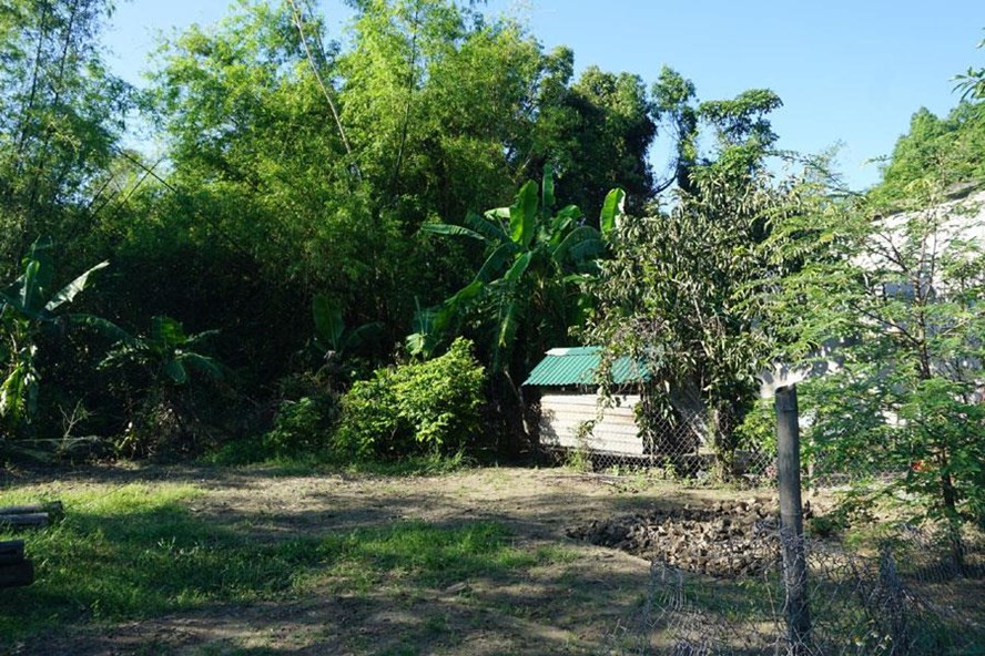 Đất ông Nguyễn Văn Cảnh sử dụng, vốn là đất của liệt sĩ và Mẹ Việt Nam Anh hùng, nay không được công nhận là đất ở. Đất ông Nguyễn Văn Cảnh sử dụng, vốn là đất của liệt sĩ và Mẹ Việt Nam Anh hùng, nay không được công nhận là đất ở.