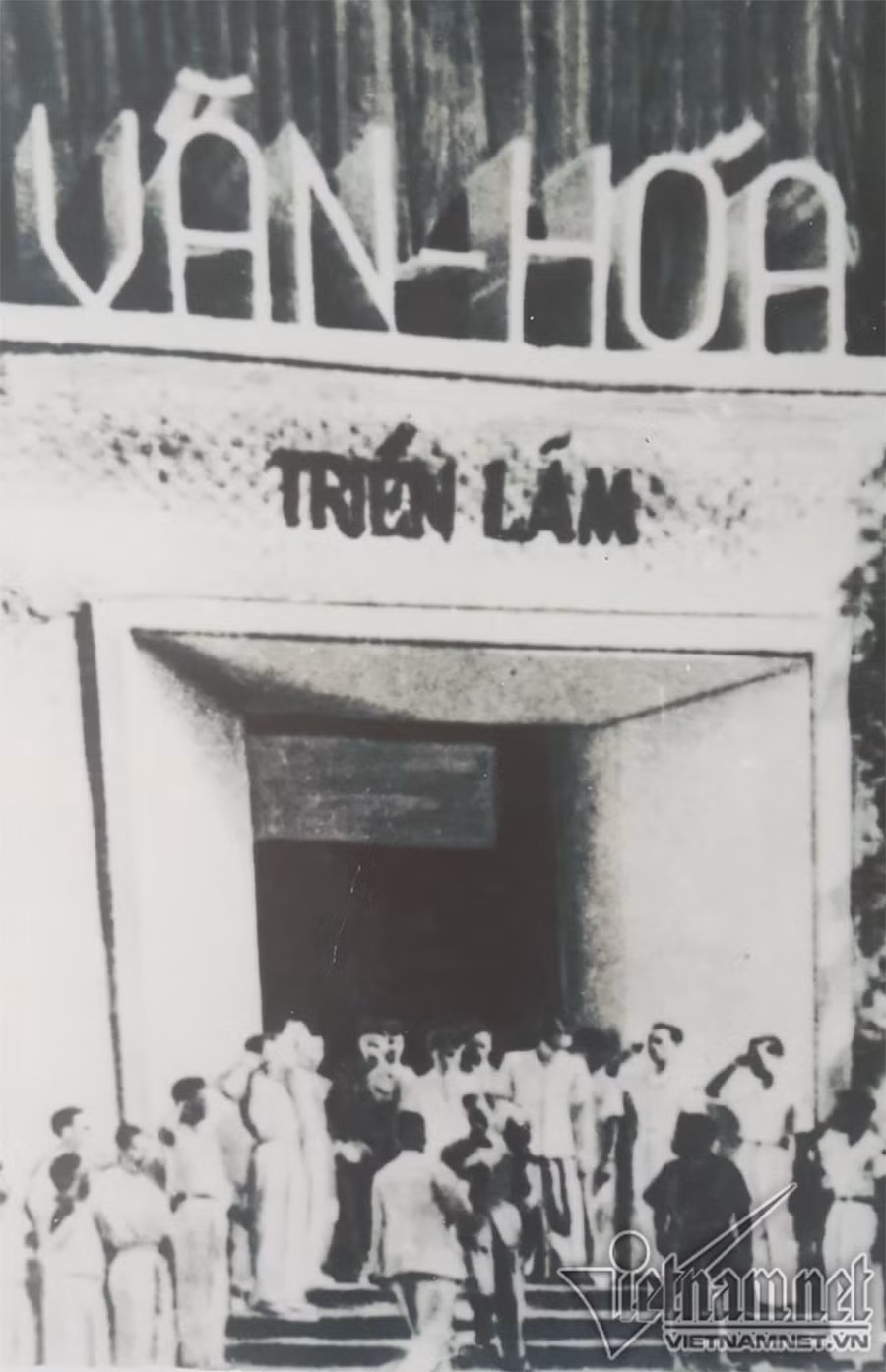 Bác Hồ đến khai mạc 