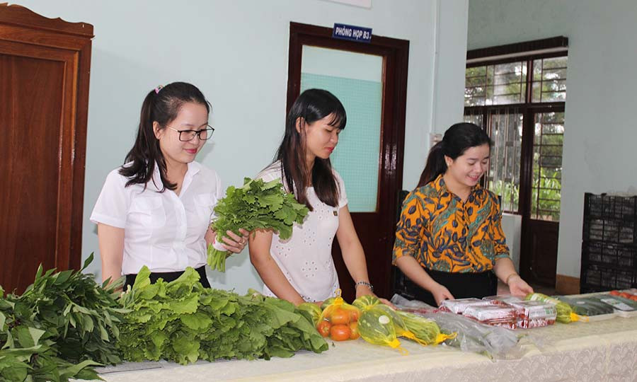 Sản phẩm rau an toàn của Công ty Hương Đất An Phú. Ảnh: Nguyễn Diệp