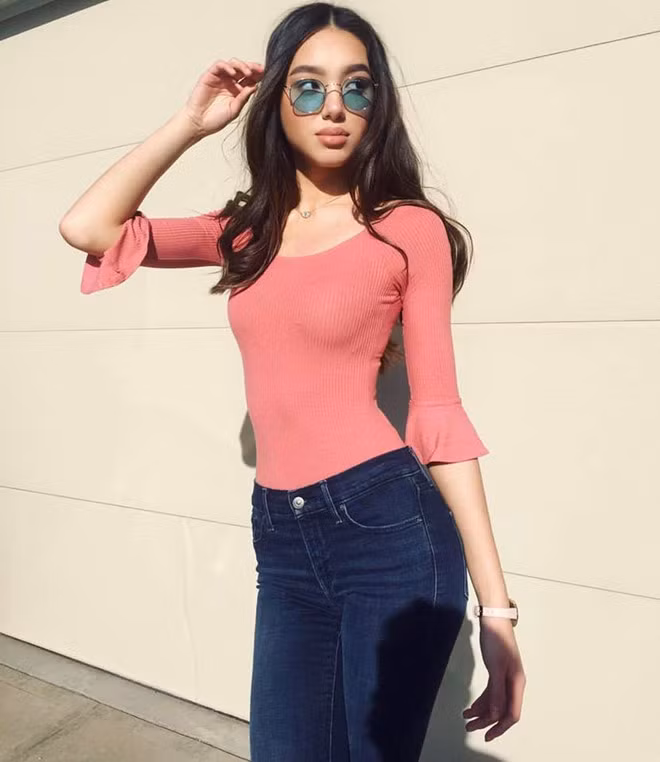 Vẻ quyến rũ của Diana Lại.