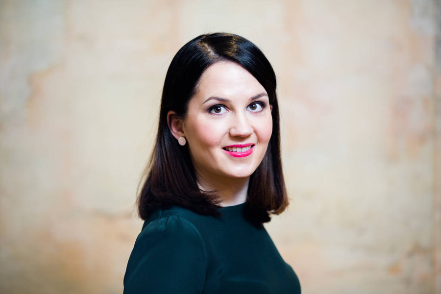 Chân dung Bộ trưởng Sanni Grahn Laasonen trên một trang web của Phần Lan Chân dung Bộ trưởng Sanni Grahn Laasonen trên một trang web của Phần Lan