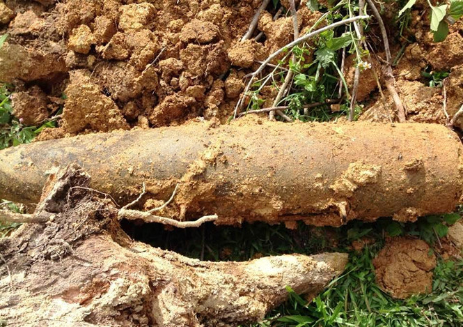 Phát hiện quả bom khi đào móng xây nhà.