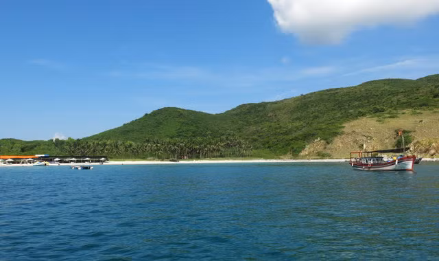 Bãi Che tinh khôi, đẹp rực rỡ. -ảnh: T.T.H.