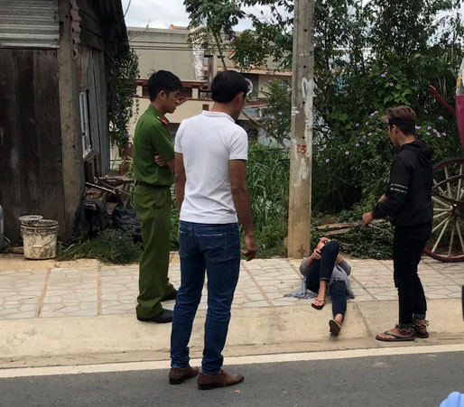 Hai đối tượng dựng lại hiện trường. Hai đối tượng dựng lại hiện trường.