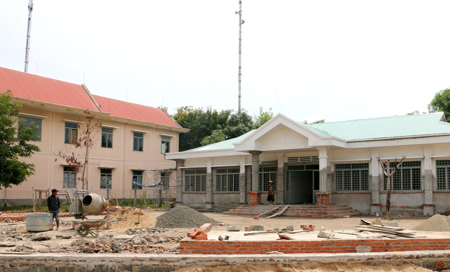 Tạm Y tế xã Ia Kdăm thi công được trên 80% khối lượng công trình. Ảnh: Q.T