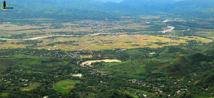  ​Toàn cảnh thung lũng Mường Lò vào mùa vàng tháng 9.