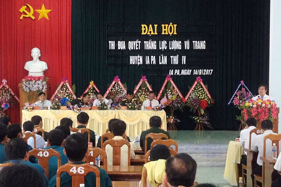  Đồng chí Võ Anh Tuấn-Tỉnh ủy viên, Bí thư Huyện ủy Ia Pa phát biểu tại Đại hội. Ảnh: Mai Linh