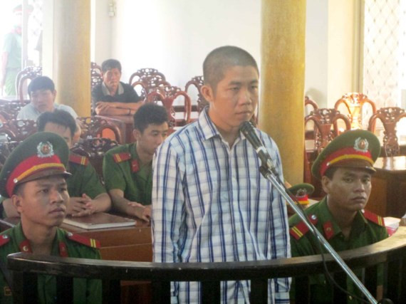 Cao Quốc phong trước vành móng ngựa. Cao Quốc phong trước vành móng ngựa.