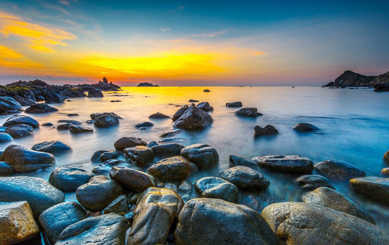 Bãi đá trứng mờ ảo. Bãi đá trứng mờ ảo.