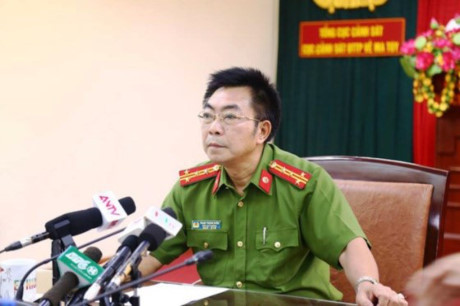 Đại tá Phạm Trọng Điềm, đại diện C47 chủ trì cuộc họp báo Đại tá Phạm Trọng Điềm, đại diện C47 chủ trì cuộc họp báo