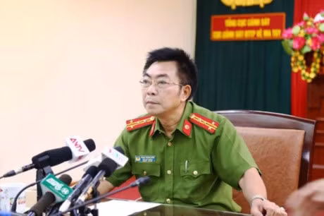 Đại tá Phạm Trọng Điềm, đại diện C47 chủ trì cuộc họp báo