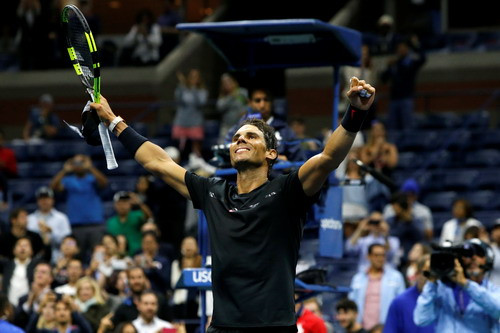 Nadal đi tiếp vào vòng 3 Nadal đi tiếp vào vòng 3