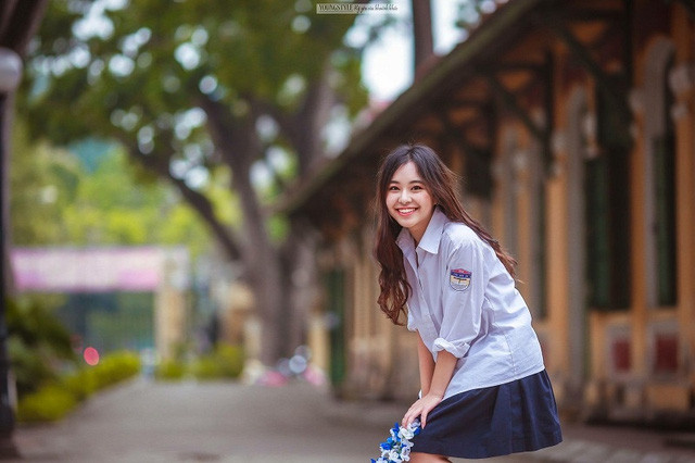 Nguyễn Vũ Linh Chi (sinh năm 1999) đến từ Hà Nội gây được nhiều sự chú ý nhờ xuất hiện trong MV của ca sĩ Mỹ Tâm. Tuy nhiên, ít ai biết được Linh Chi còn sở hữu thành tích cá nhân cũng như profile “cực xịn”.