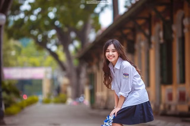 Nguyễn Vũ Linh Chi (sinh năm 1999) đến từ Hà Nội gây được nhiều sự chú ý nhờ xuất hiện trong MV của ca sĩ Mỹ Tâm. Tuy nhiên, ít ai biết được Linh Chi còn sở hữu thành tích cá nhân cũng như profile “cực xịn”.