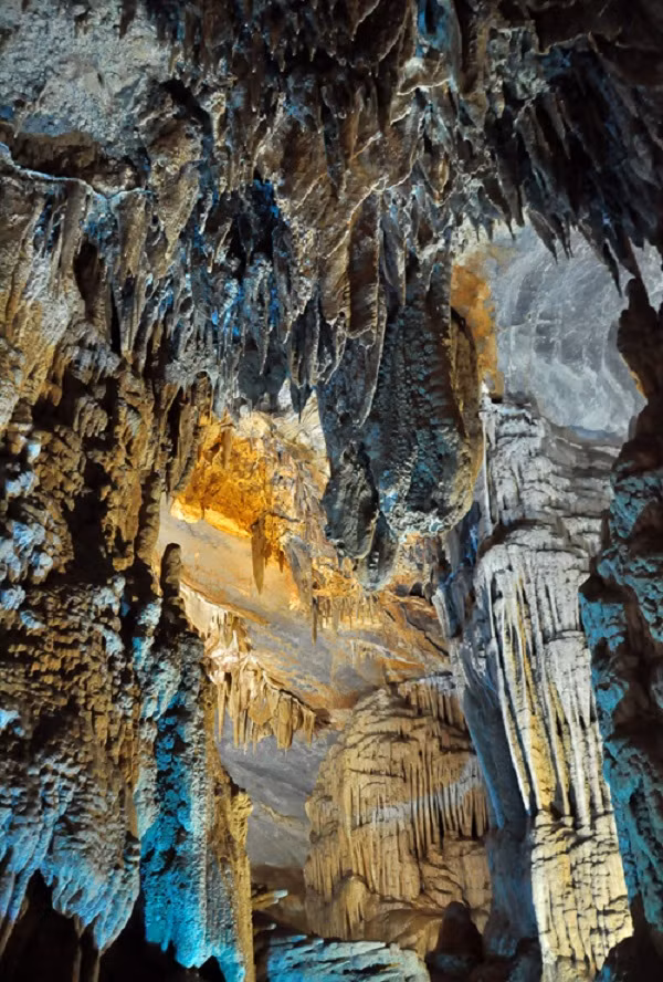 Khối thạch nhũ nhiều hình dáng, kích thước... chính là vẻ đẹp của tạo hóa, tự nhiên ban cho 