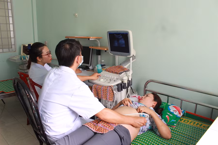 Chất lượng phục vụ và khám-chữa bệnh của huyện ngày càng được cải thiện. Ảnh: Hồng Thi