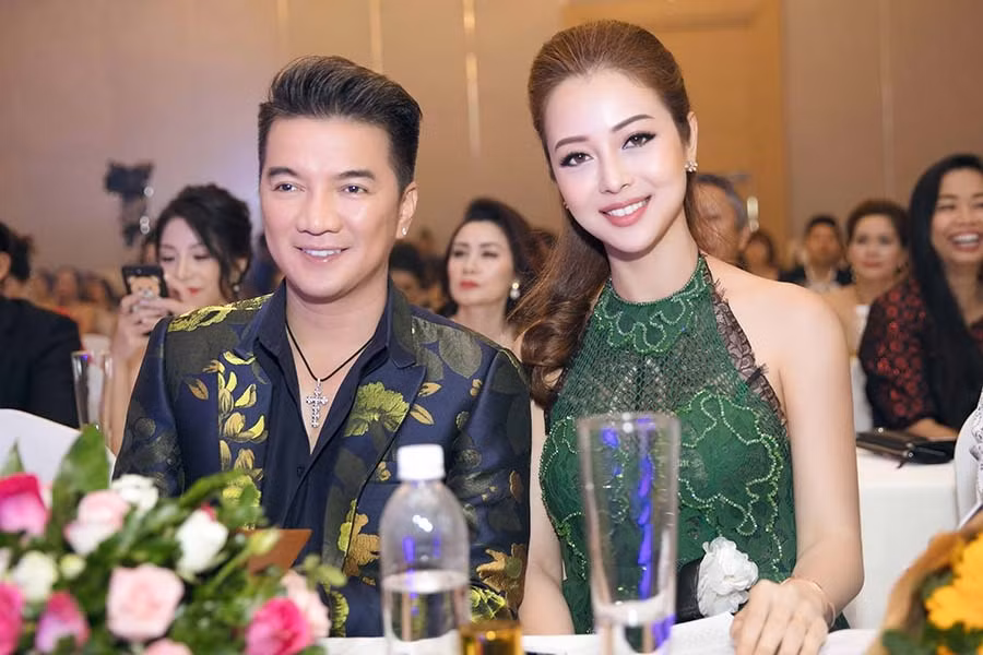 Đàm Vĩnh Hưng và Jennifer Phạm tại họp báo