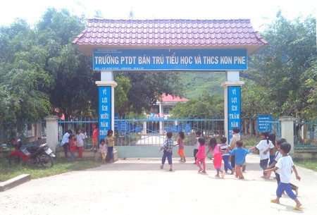 Mô hình trường bán trú giúp việc duy trì sĩ số học sinh được cải thiện rõ nét, mỗi ngày đến trường với các em học sinh là một niềm vui. Ảnh: M.T Mô hình trường bán trú giúp việc duy trì sĩ số học sinh được cải thiện rõ nét, mỗi ngày đến trường, đến lớp với các em là niềm vui. Ảnh: M.N