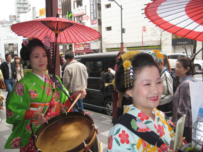 Hồn nhiên các cô gái Nhật-N.C.L. Hồn nhiên các cô gái Nhật-N.C.L.
