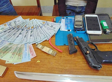 Tang vật thu được của đối tượng Nguyễn Hồ Tuấn Tang vật thu được của đối tượng Nguyễn Hồ Tuấn